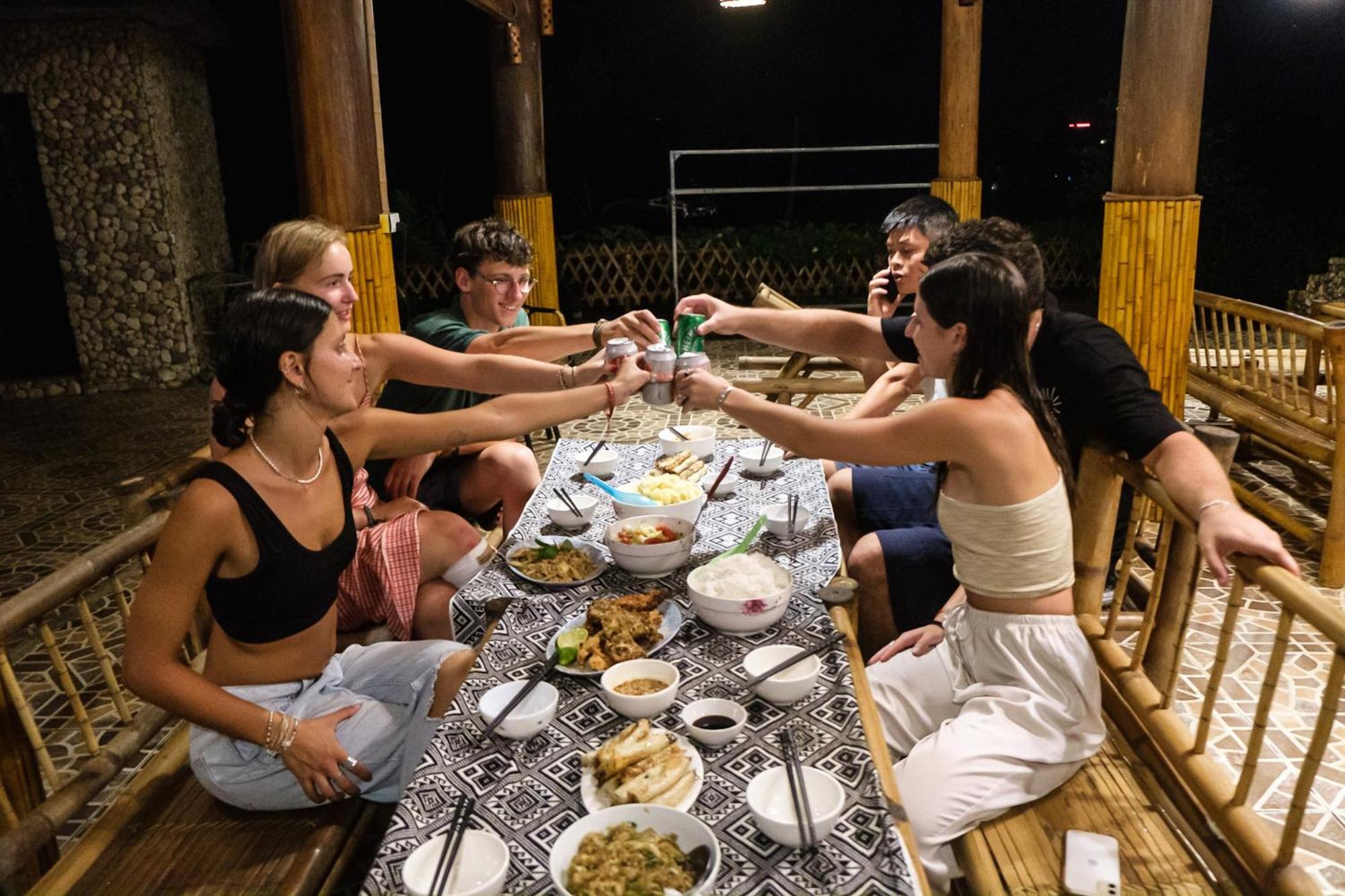 Nha Tan - Mai Chau Homestay And Tours Екстериор снимка